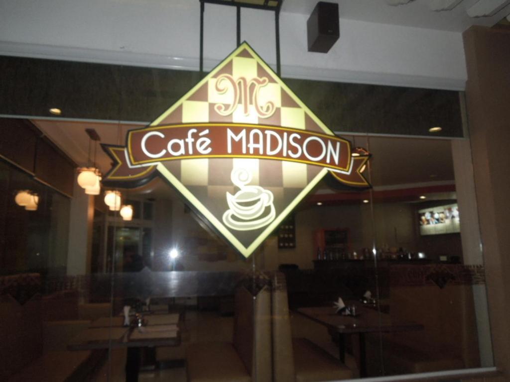 Princess Madison Hotel Angeles Exteriör bild